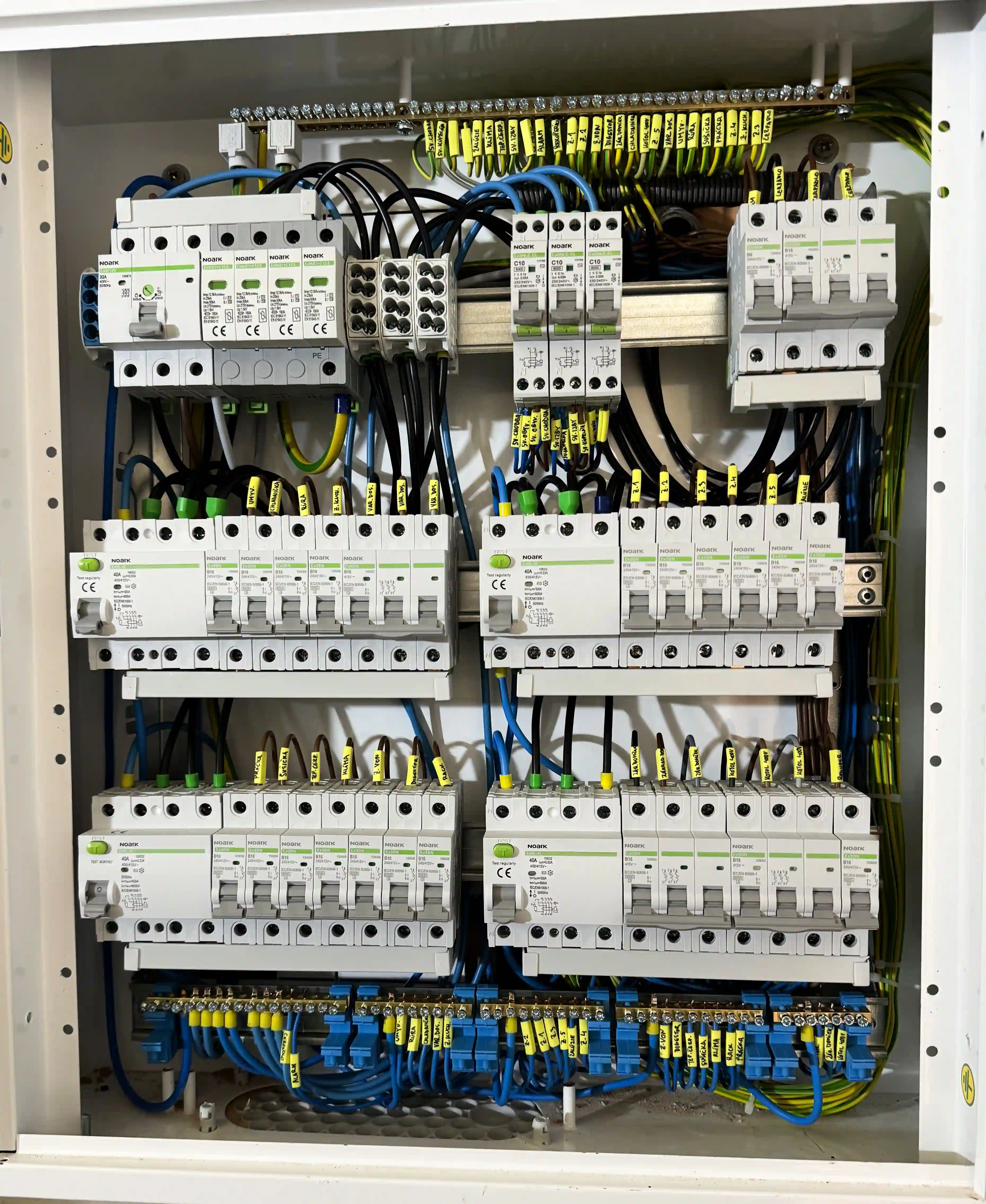 Zapojenie nového rozvádzača a ističov 🔌 bezpečnosť na prvom mieste.