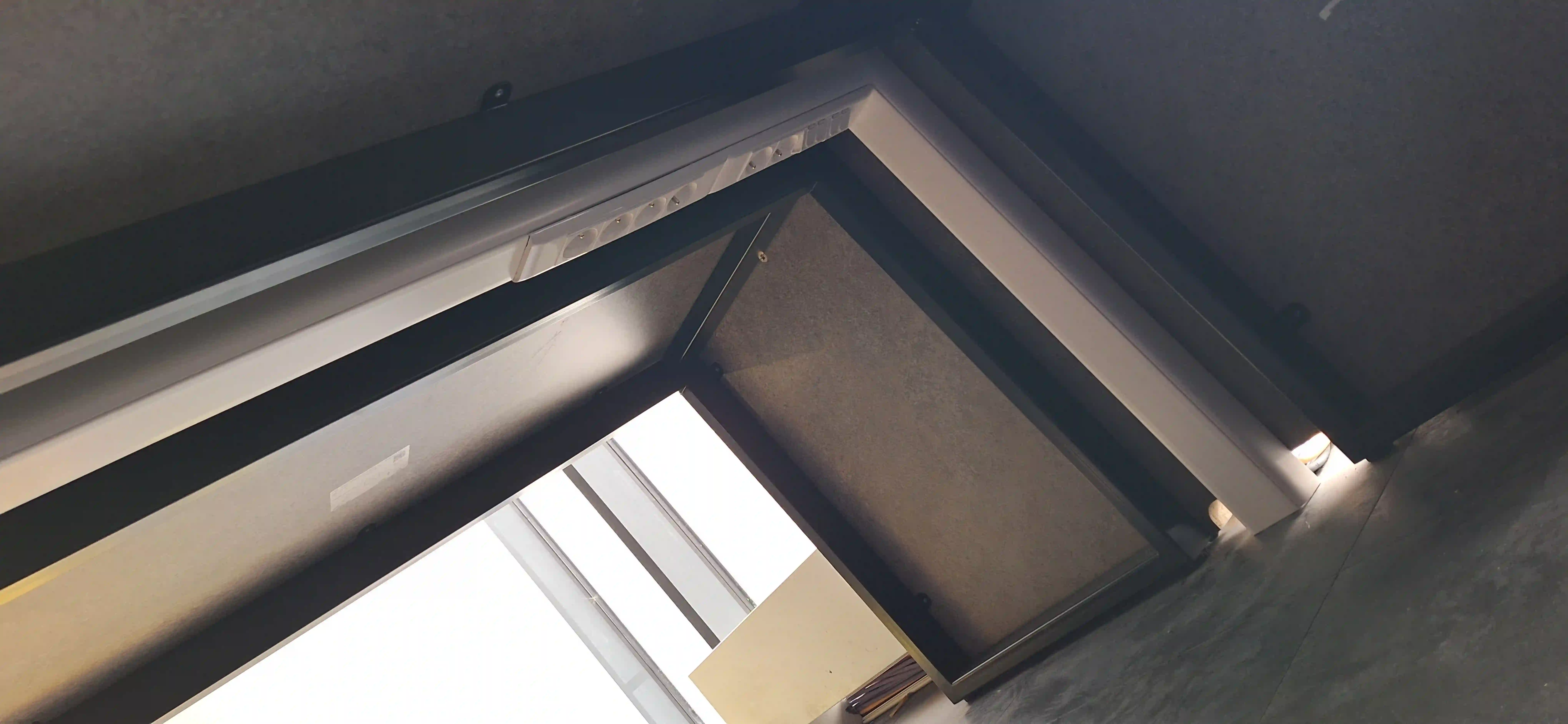 Detail inštalácie zásuviek 230 V.