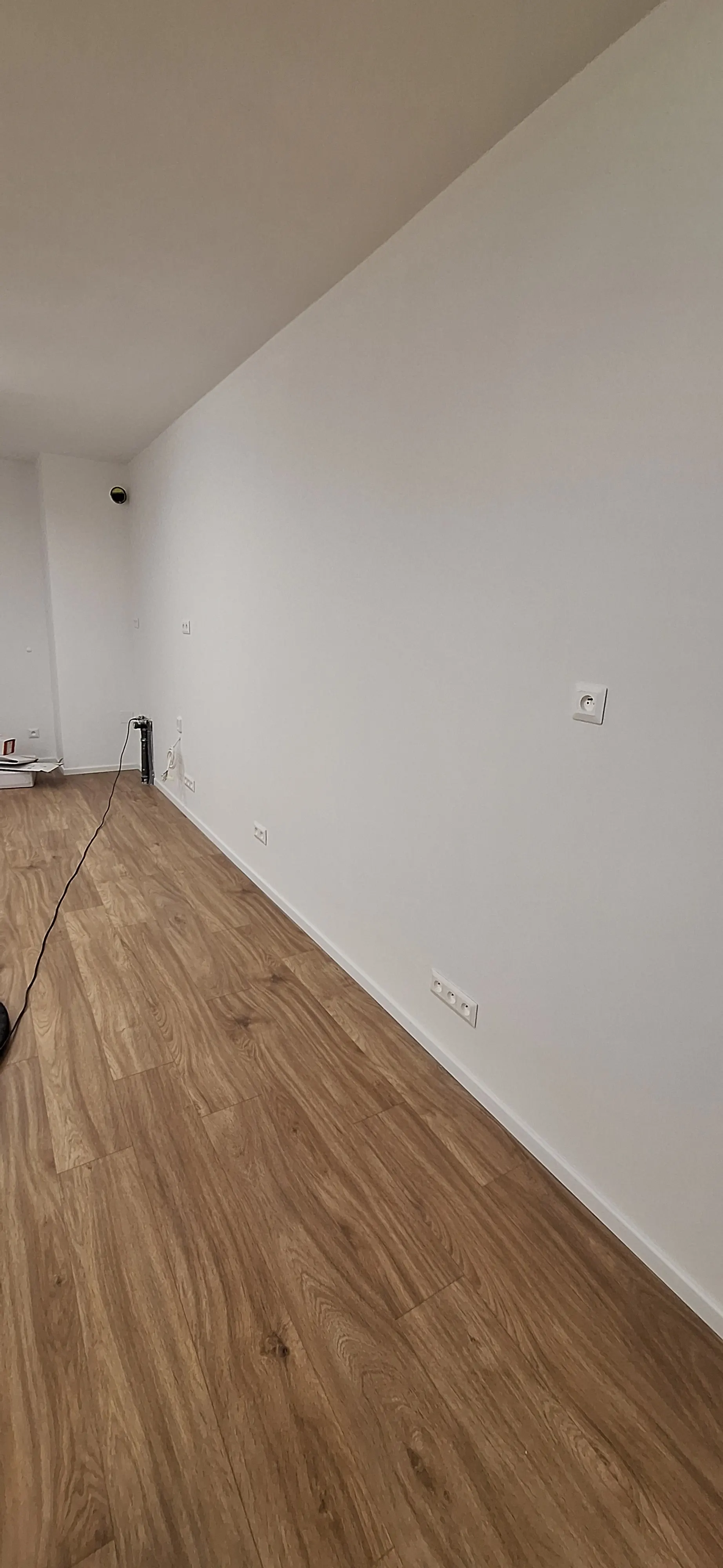 Posunutie zásuviek a vývodov káblov v novostavbe Agáty - 10