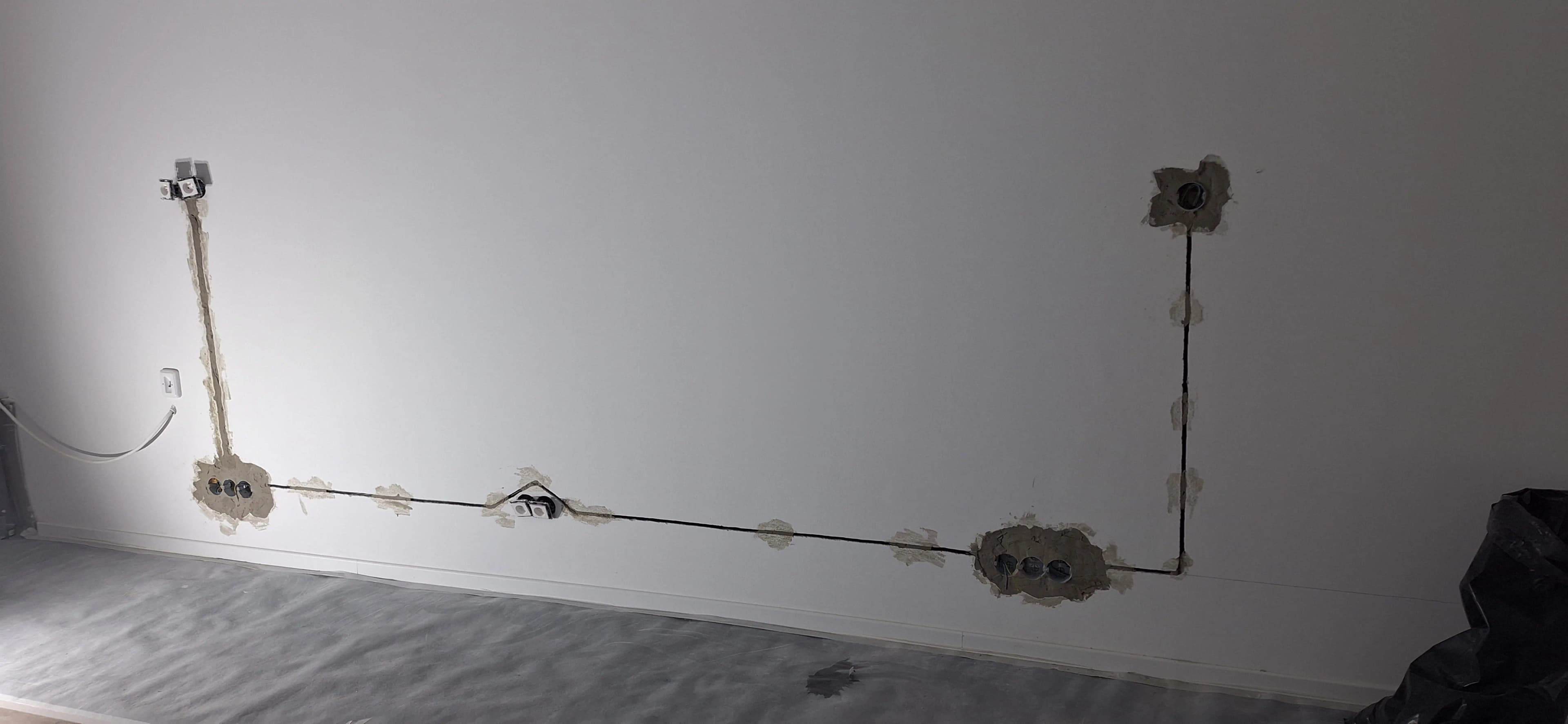 Posunutie zásuviek a vývodov káblov v novostavbe Agáty - 3