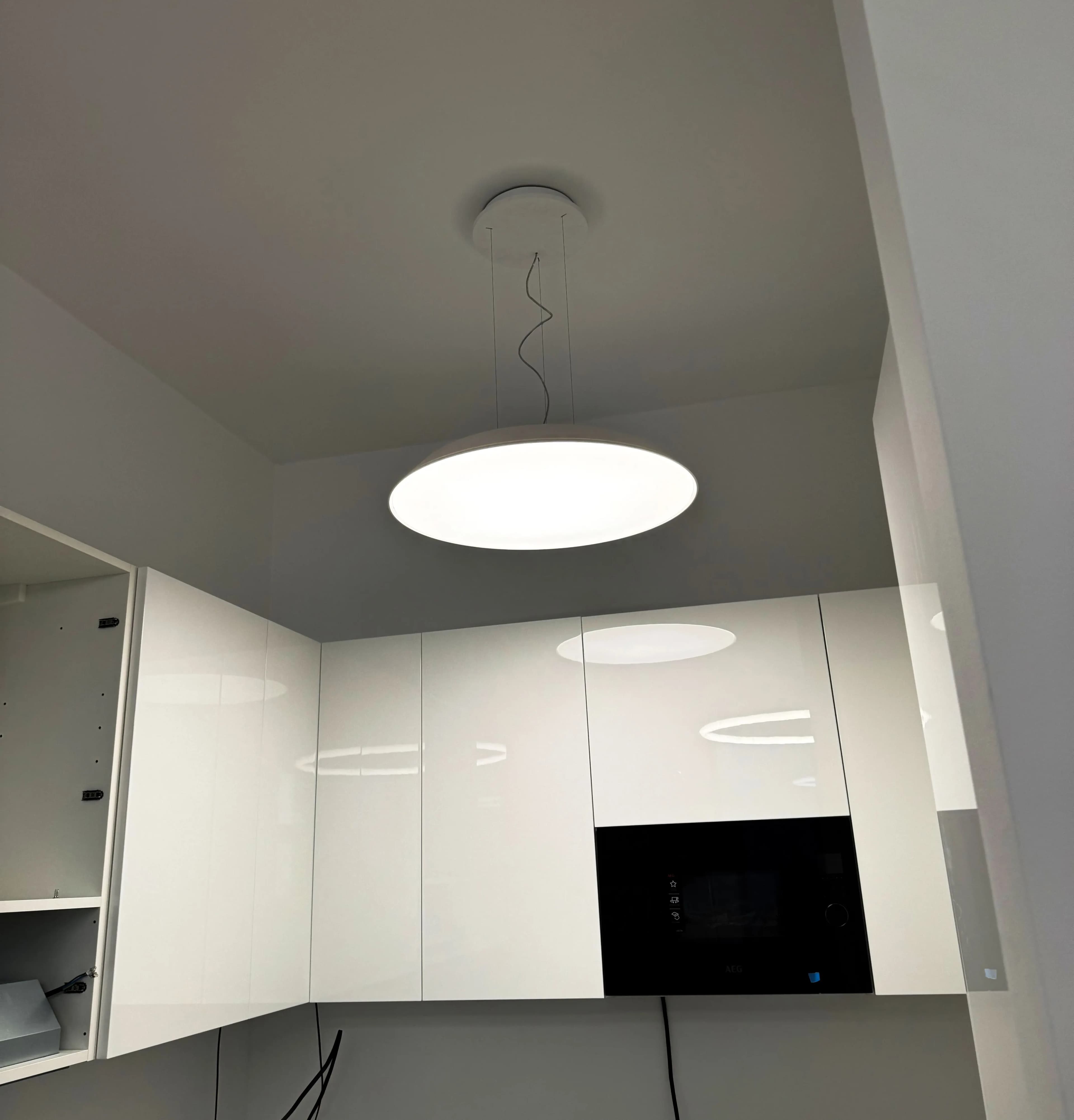 Moderné kruhové dizajnové osvetlenie realizované PowerVolt v Novom Meste nad Váhom