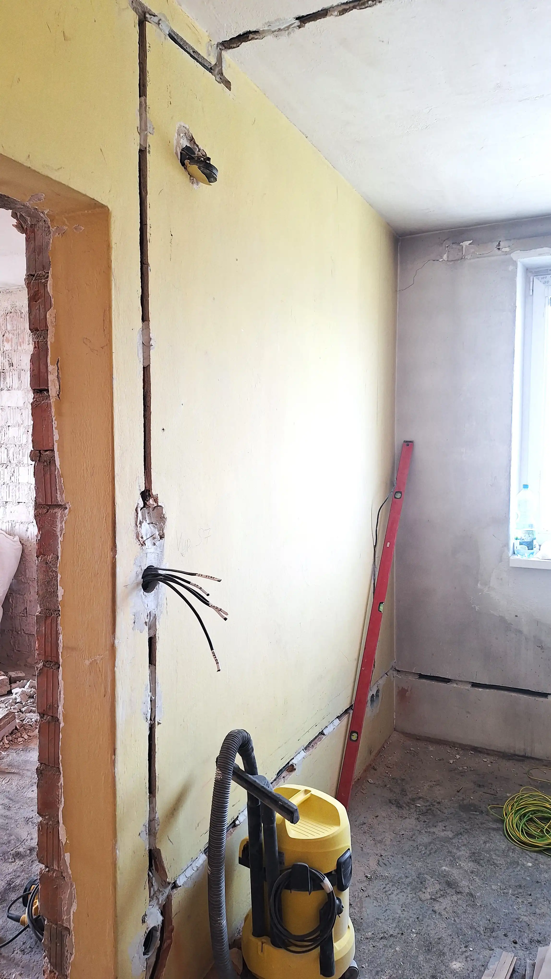 Kompletná výmena elektroinštalácie v 3-izbovom byte - 4