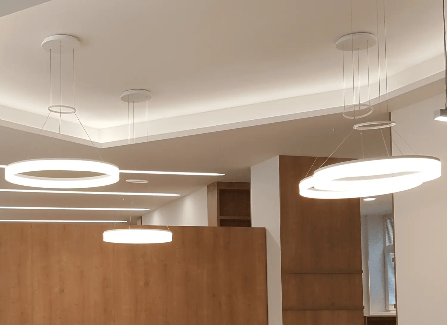 Showroom Smart Light