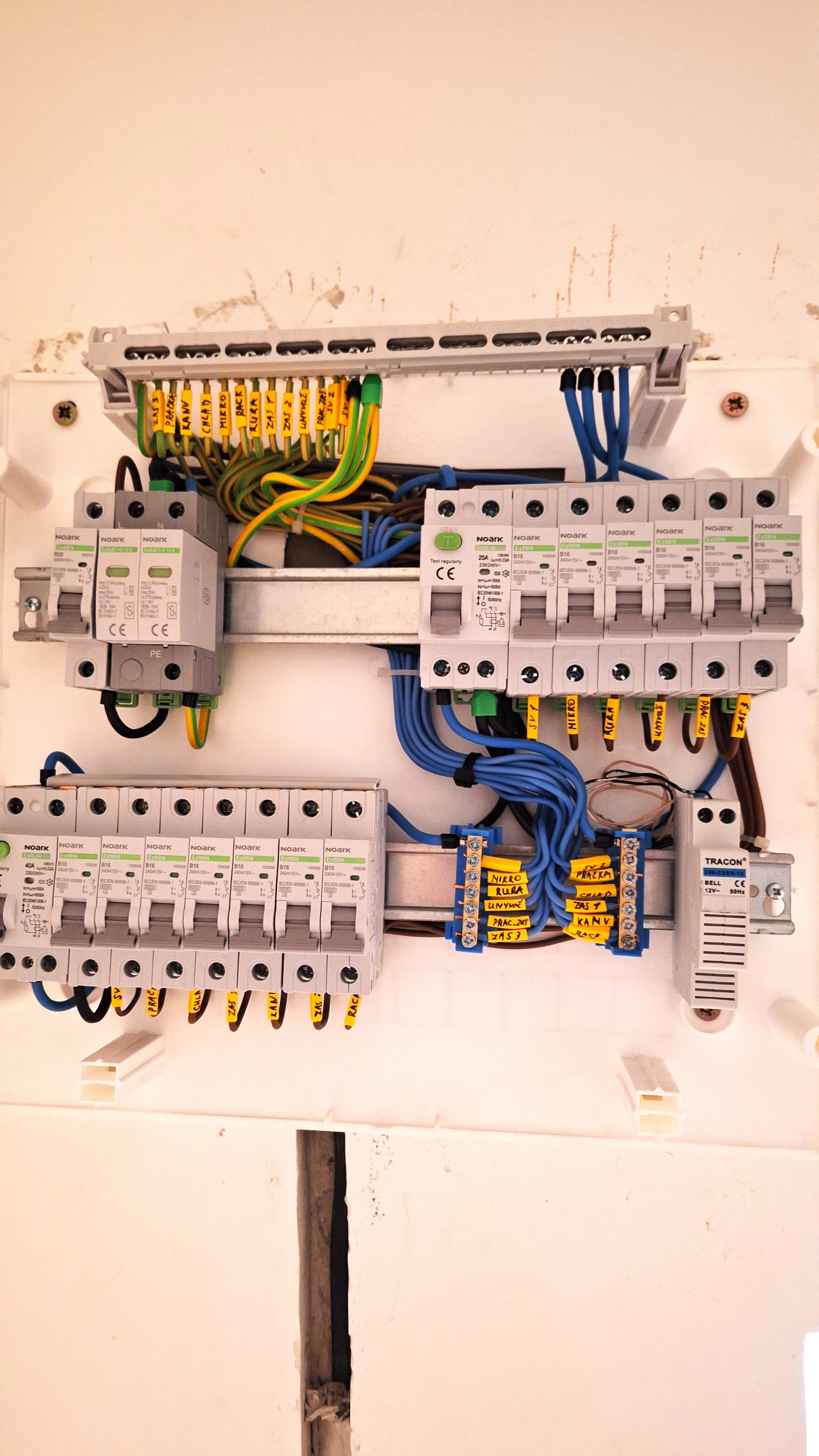 Komplexná výmena elektroinštalácie v 3-izbovom byte na Halovej ulici - 2